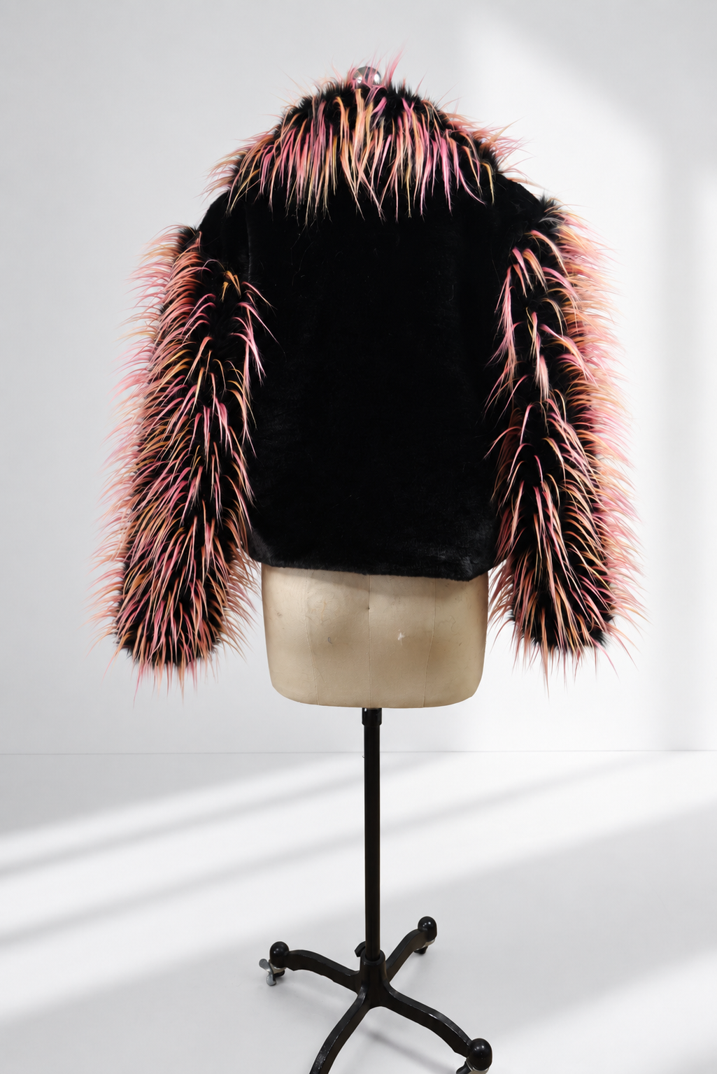 "SALUT" CROPPED SPIKY FAUX FUR COAT